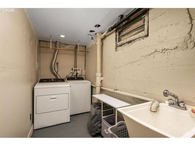 6056 Ne WILLOW St, Portland, OR 97213