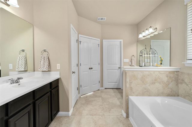 293 Brockston DR, Buda, TX 78610