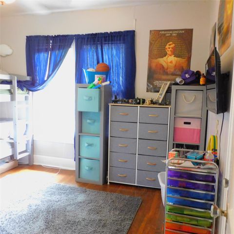 1111 McLain ST, Taylor, TX 76574