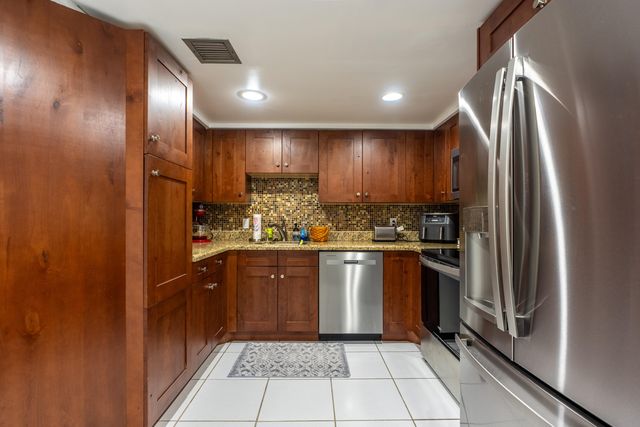 16401 Golf Club Road 113, Weston, FL 33326