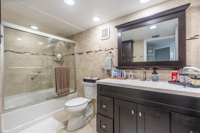 16401 Golf Club Road 113, Weston, FL 33326