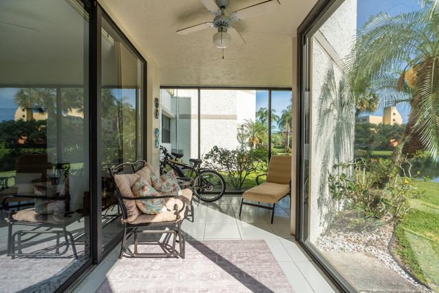 16401 Golf Club Road 113, Weston, FL 33326