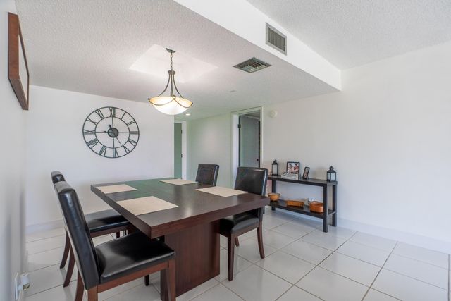 16401 Golf Club Road 113, Weston, FL 33326