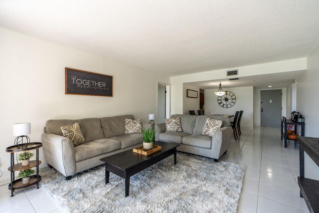 16401 Golf Club Road 113, Weston, FL 33326