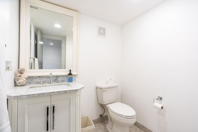 16401 Golf Club Road 113, Weston, FL 33326