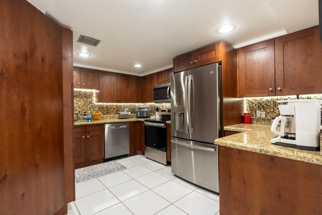 16401 Golf Club Road 113, Weston, FL 33326