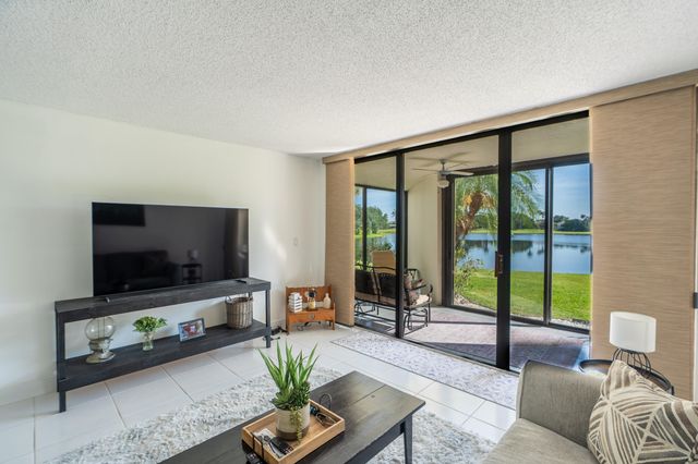 16401 Golf Club Road 113, Weston, FL 33326