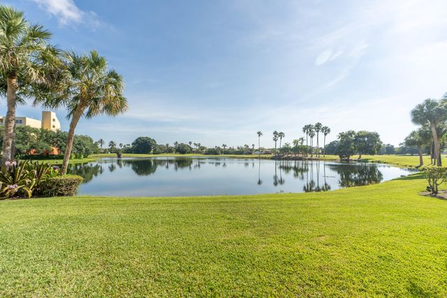 16401 Golf Club Road 113, Weston, FL 33326