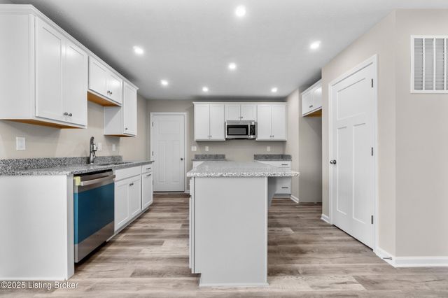 7023 Train Station Way, Louisville, KY 40272