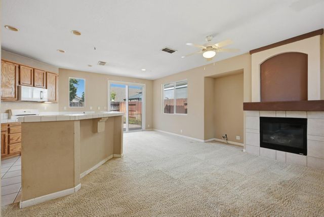 5821 Ridgepoint Dr, Antelope, CA 95843
