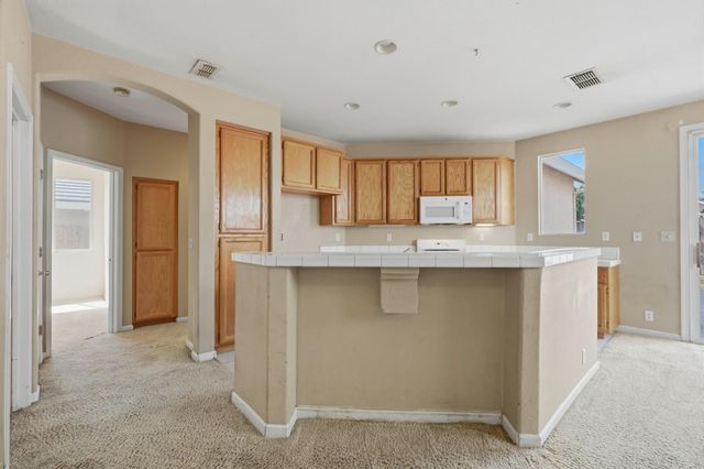 5821 Ridgepoint Dr, Antelope, CA 95843