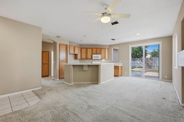 5821 Ridgepoint Dr, Antelope, CA 95843