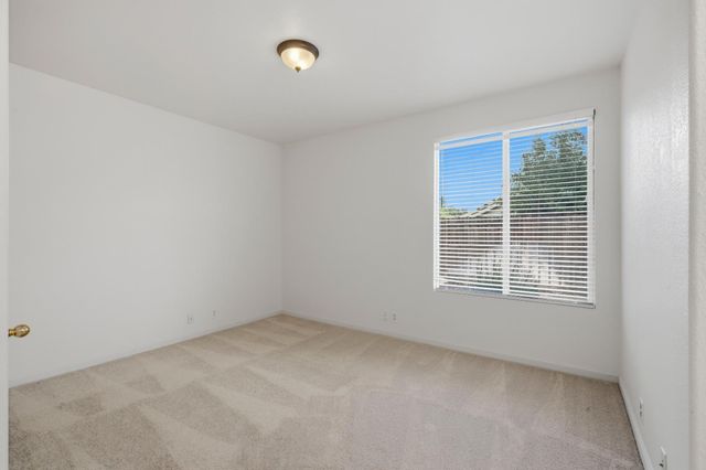 5821 Ridgepoint Dr, Antelope, CA 95843