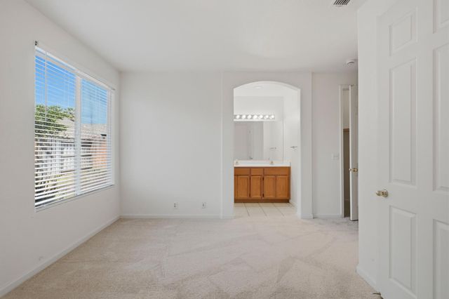 5821 Ridgepoint Dr, Antelope, CA 95843
