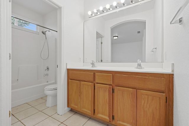 5821 Ridgepoint Dr, Antelope, CA 95843