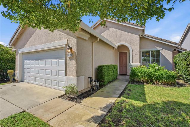 5821 Ridgepoint Dr, Antelope, CA 95843