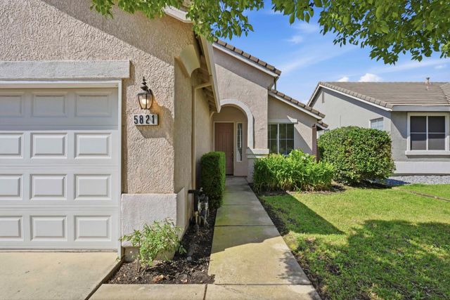 5821 Ridgepoint Dr, Antelope, CA 95843