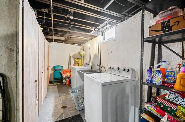 23116 Beechwood Avenue, Eastpointe, MI 48021