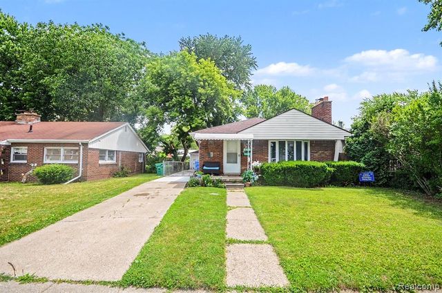 23116 Beechwood Avenue, Eastpointe, MI 48021