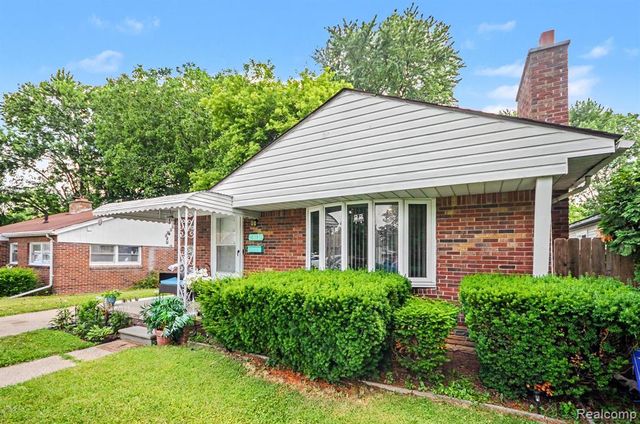 23116 Beechwood Avenue, Eastpointe, MI 48021