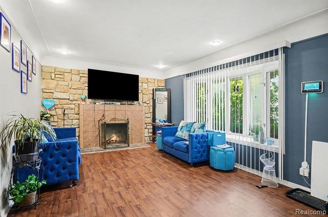 23116 Beechwood Avenue, Eastpointe, MI 48021