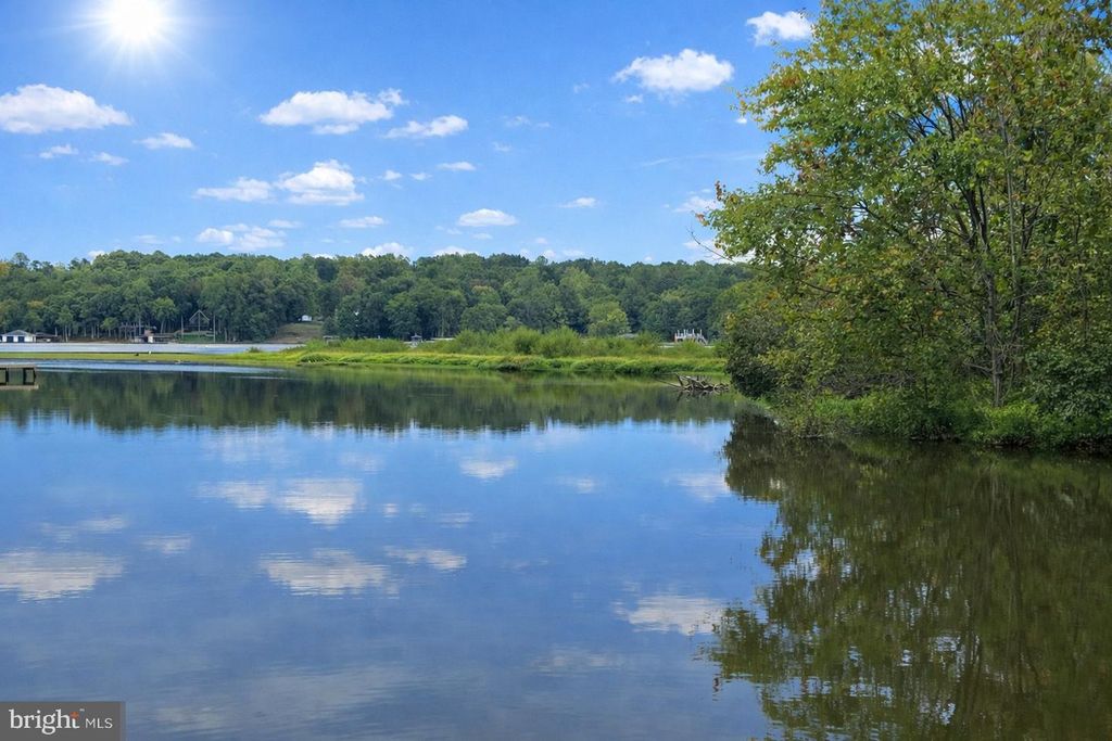 Image 1 of property listing at 26700 DANIELS POINT DR, Unionville, VA 22567