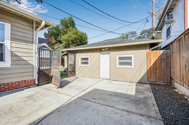 1624 Branard Street, Houston, TX 77006