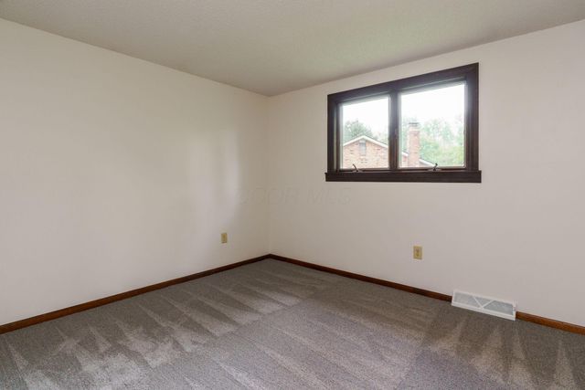6629 Olivetree Court, Reynoldsburg, OH 43068