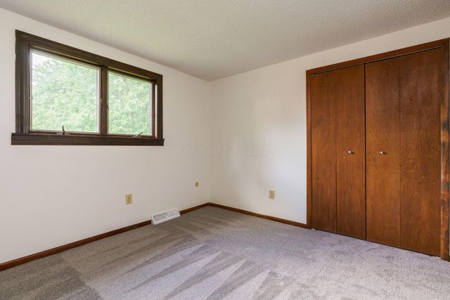 6629 Olivetree Court, Reynoldsburg, OH 43068