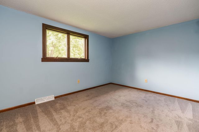 6629 Olivetree Court, Reynoldsburg, OH 43068
