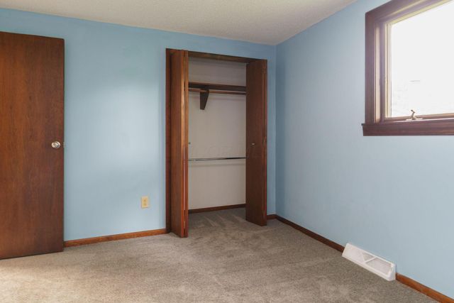 6629 Olivetree Court, Reynoldsburg, OH 43068