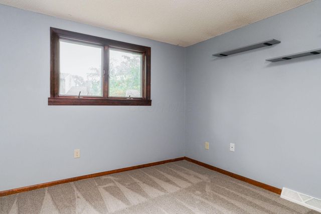 6629 Olivetree Court, Reynoldsburg, OH 43068