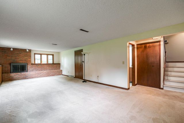 6629 Olivetree Court, Reynoldsburg, OH 43068