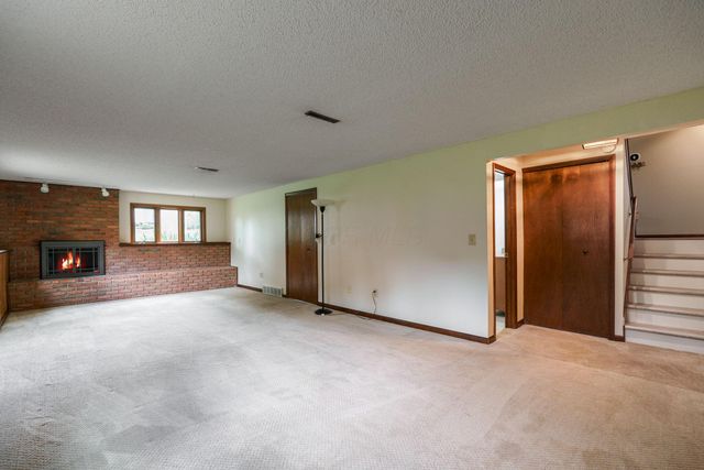 6629 Olivetree Court, Reynoldsburg, OH 43068