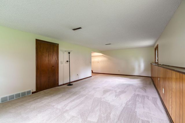 6629 Olivetree Court, Reynoldsburg, OH 43068