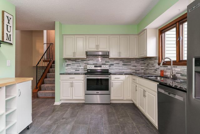 6629 Olivetree Court, Reynoldsburg, OH 43068