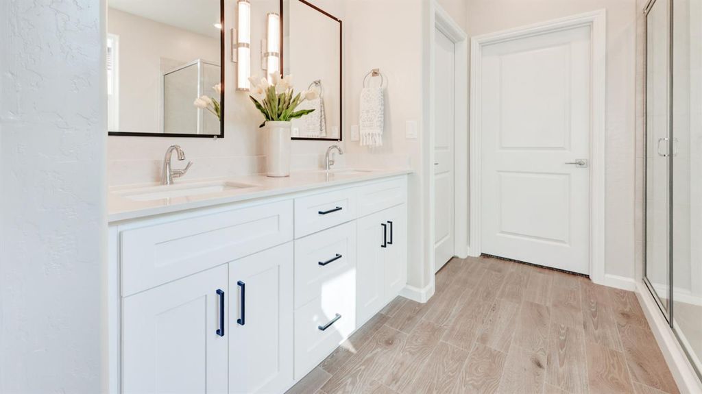 Image 12 of property listing at 4146 N Tisha Avenue, Fresno, CA 93723