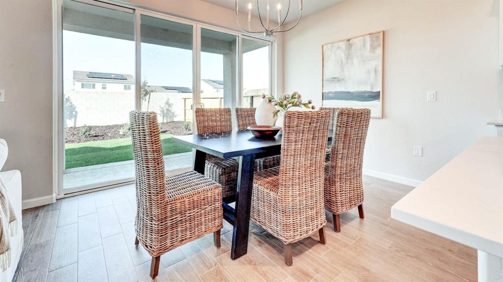 Image 6 of property listing at 4146 N Tisha Avenue, Fresno, CA 93723