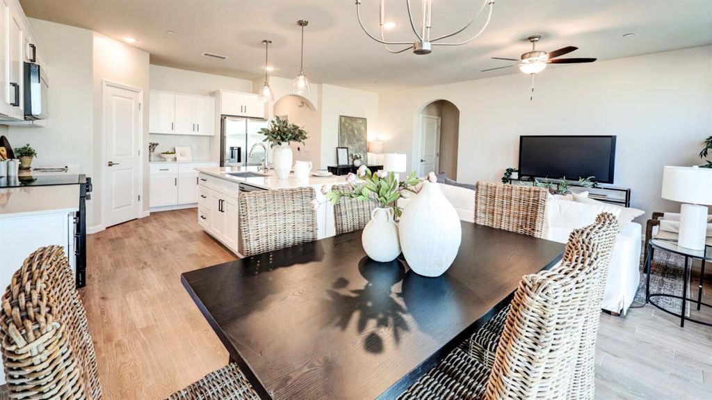 Image 7 of property listing at 4146 N Tisha Avenue, Fresno, CA 93723