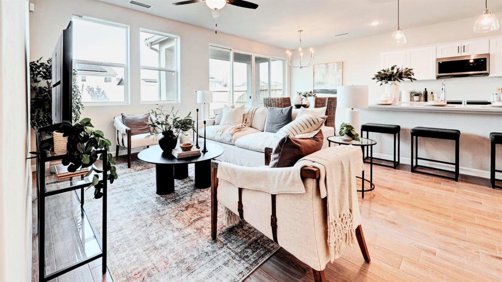 Image 8 of property listing at 4146 N Tisha Avenue, Fresno, CA 93723