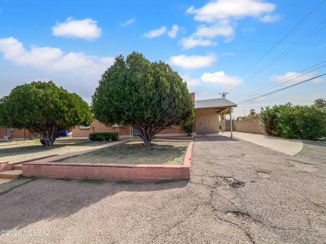 6702 E Scarlett Street, Tucson, AZ 85710