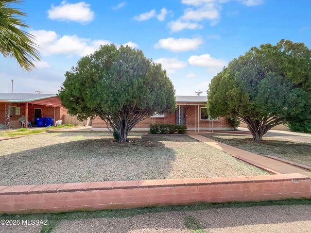 6702 E Scarlett Street, Tucson, AZ 85710
