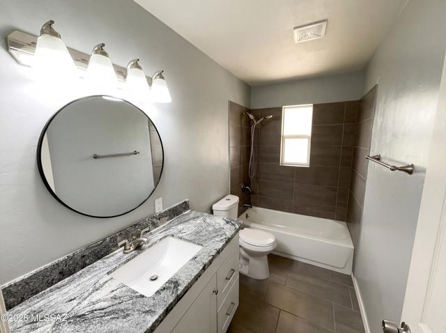 6702 E Scarlett Street, Tucson, AZ 85710