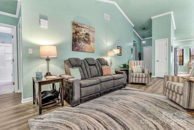 121 Cimarron Drive, Asheville, NC 28803