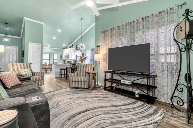 121 Cimarron Drive, Asheville, NC 28803