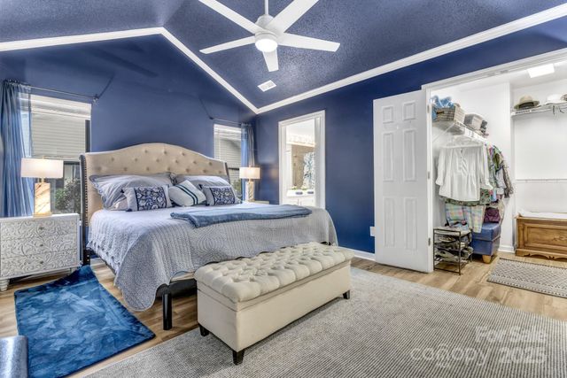 121 Cimarron Drive, Asheville, NC 28803