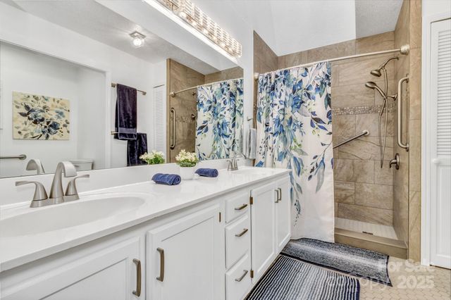 121 Cimarron Drive, Asheville, NC 28803