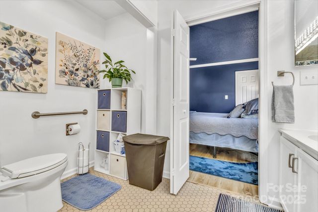 121 Cimarron Drive, Asheville, NC 28803