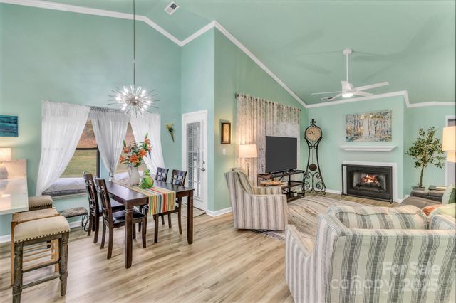 121 Cimarron Drive, Asheville, NC 28803