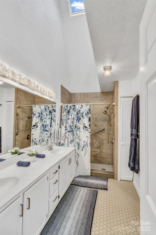 121 Cimarron Drive, Asheville, NC 28803